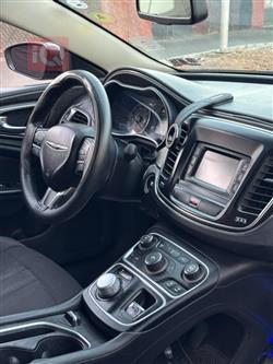 Chrysler 200